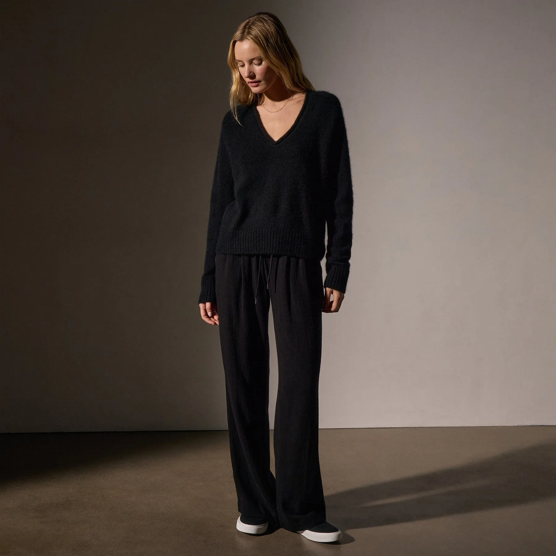 Cashmere Soft V Sweater - True Black