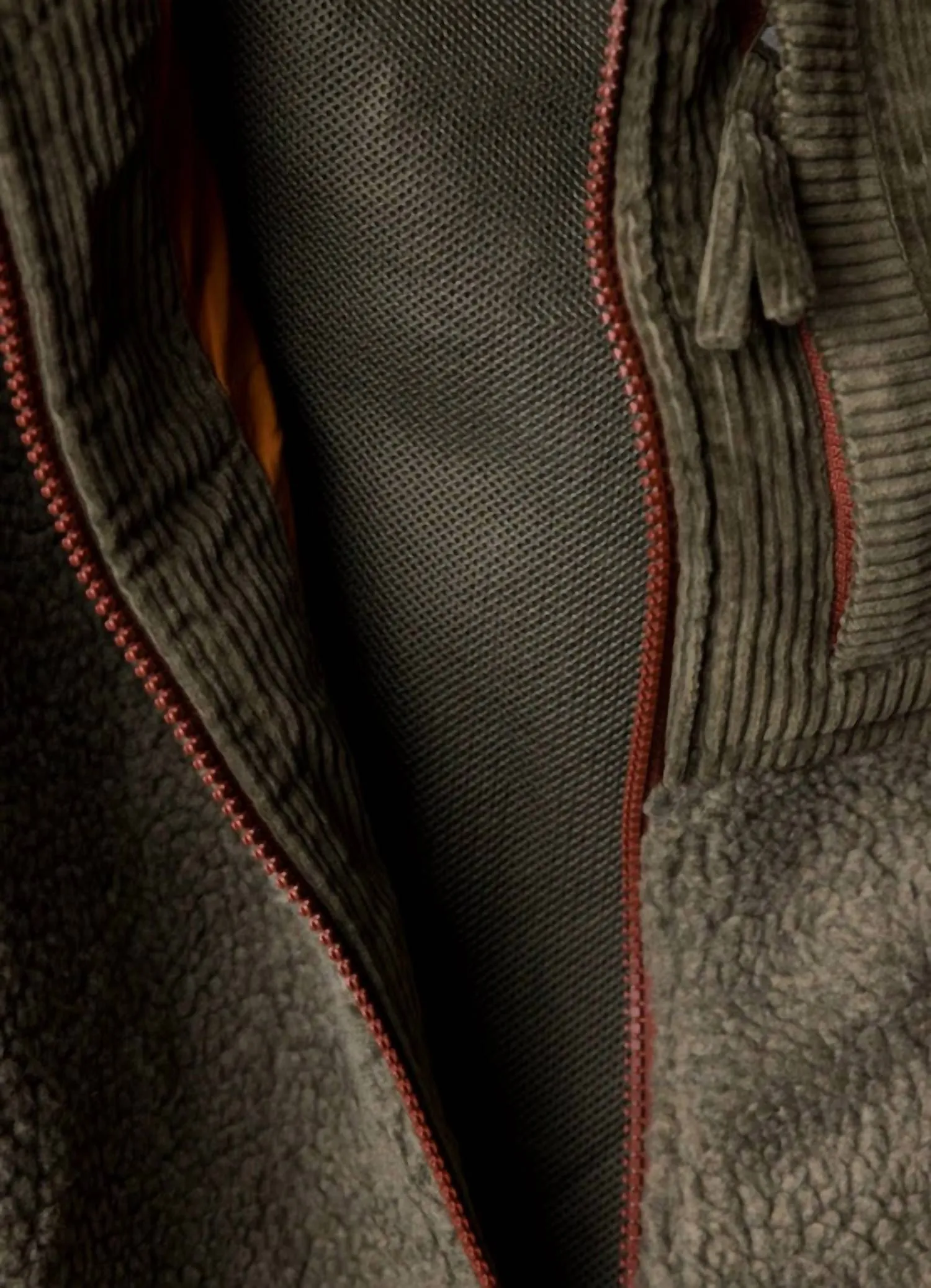 Cooper Fleece Vest In Moss