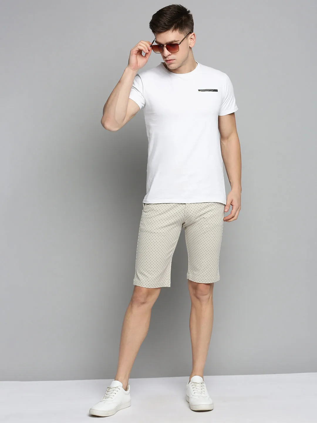 Men Cream Printed Mid-Rise Cotton Chino Shorts
