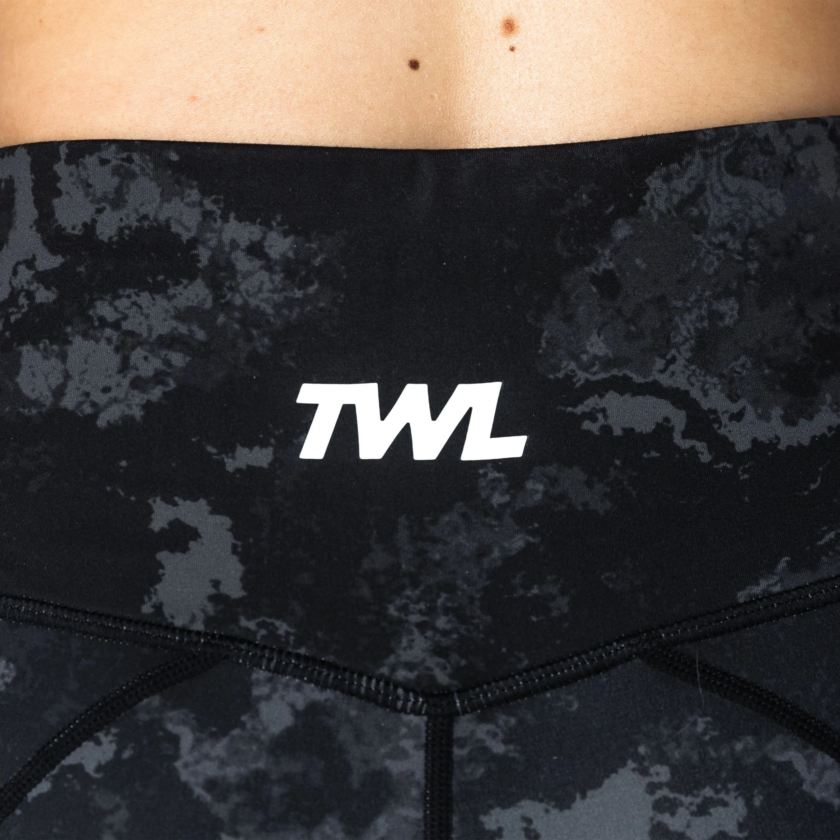 TWL - WOMEN'S ENERGY SHORTS - BLACK ONYX