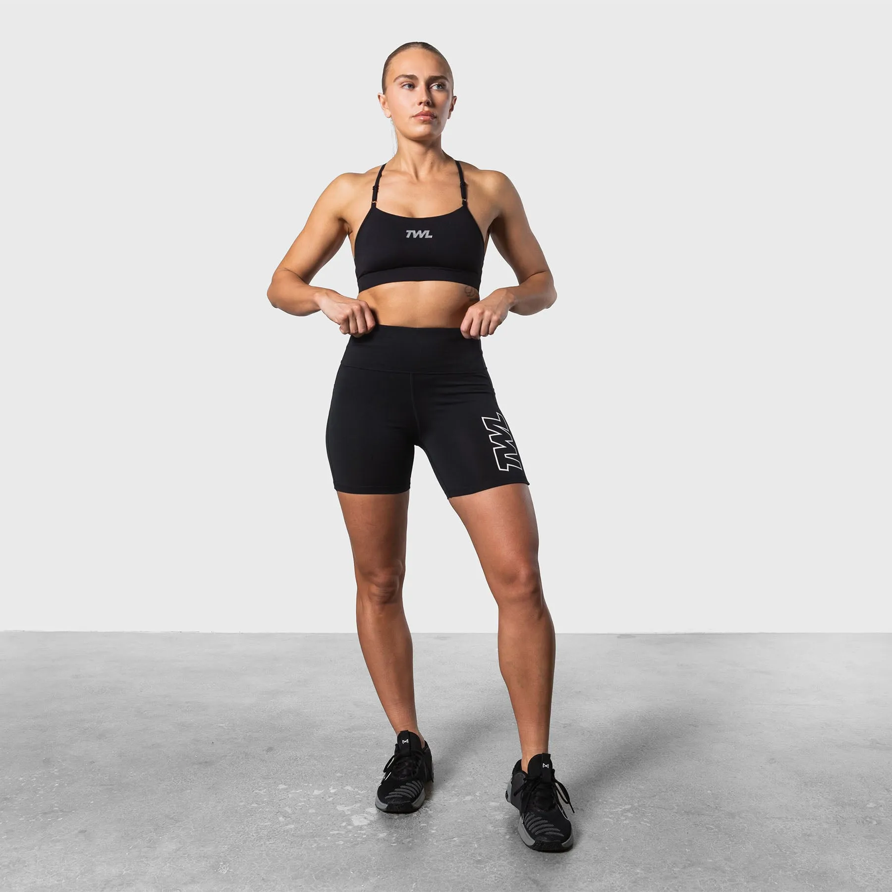 TWL - WOMEN'S ENERGY SHORTS MID LENGTH - ATHLETE - BLACK/WHITE